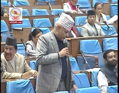 अरुलाई लगाउनु पर्ने कोर्रा आफैमाथि बर्सिन थालेपछि ‘यौन व्यवसायका पक्षपाती’ श्याम घिमिरेले माफी मागे